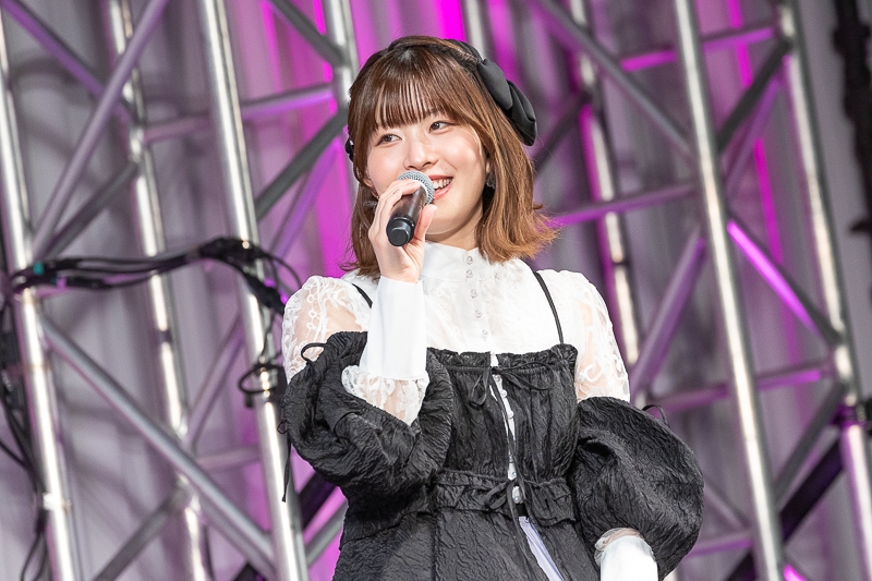 【希少】ホットペッパー　推しの子　大塚剛央　潘めぐみ　サイン 入り　当選 アニメ「【推しの子】」ステージイベントの登壇者。左からМCを務めた