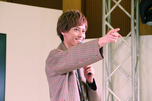 井上正大と戸谷公人が 仮面ライダー ディケイド と ハローキティ のコラボについて語る 次はハローキティの世界か K Triangle オフィシャルサイト 井上正大と戸谷公人が 仮面ライダー ディケイド と ハローキティ のコラボについて語る 次はハローキティの世界か K Triangle オフィシャルサイト