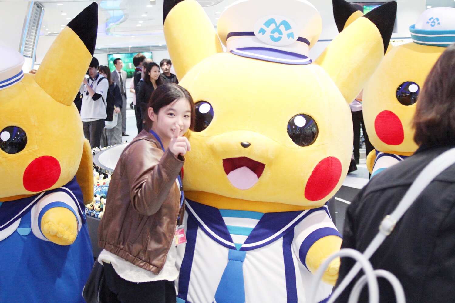 ポケモンセンターヨコハマ リニューアルオープン記念ピカチュウ ぬいぐるみ3体横浜 ポケモンセンターヨコハマのリニューアルオープン記念グッズが