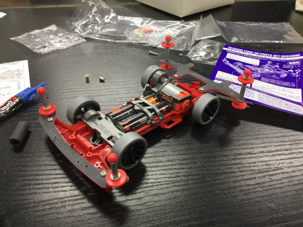 S2シャーシサンプルマシンを組む その2 ミニ四駆バーdribar 池袋 S2シャーシサンプルマシンを組む その2 ミニ四駆バーdribar 池袋