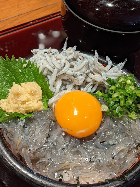 生しらす 釜揚げしらすw丼 おいしや酒場 福わらい 草加駅東口