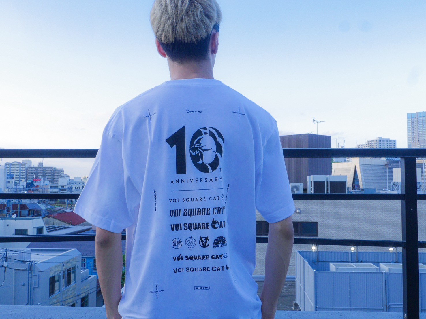 Free! 10th Anniversary 初回特典 Tシャツ付き 10th Anniversary Tシャツ | VOI SQUARE CAT OFFICIAL WEB SITE