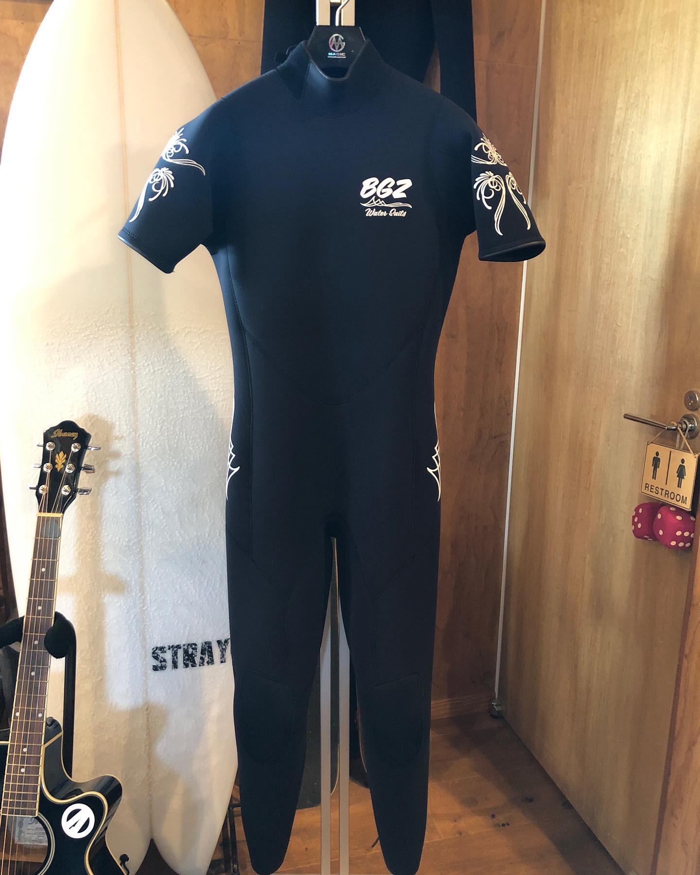 ピンストウエットスーツ！BGZ LINE MODEL | STRAY☆SURF BLOG