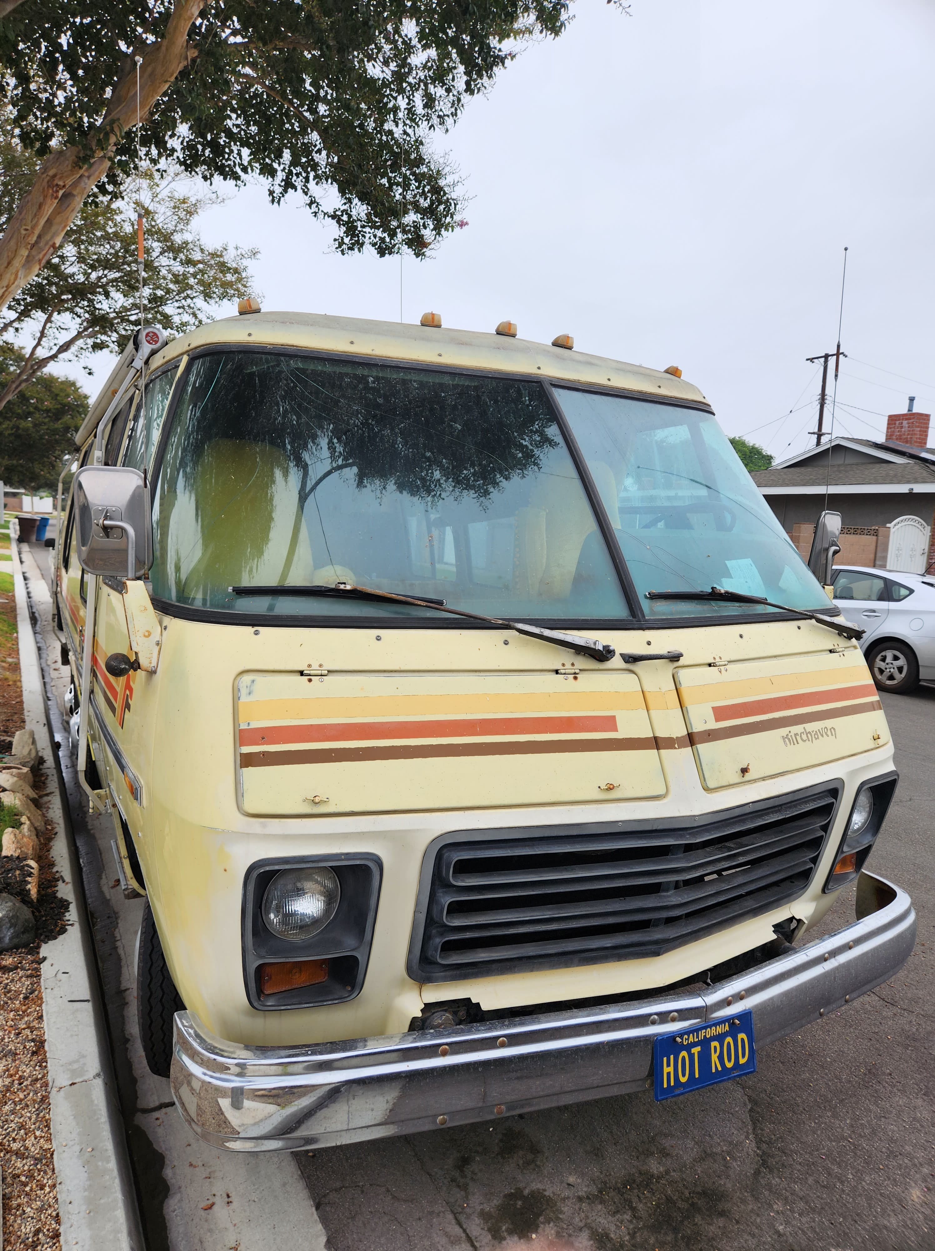 出荷前のGMCモーターホーム | Vehicle From Calif