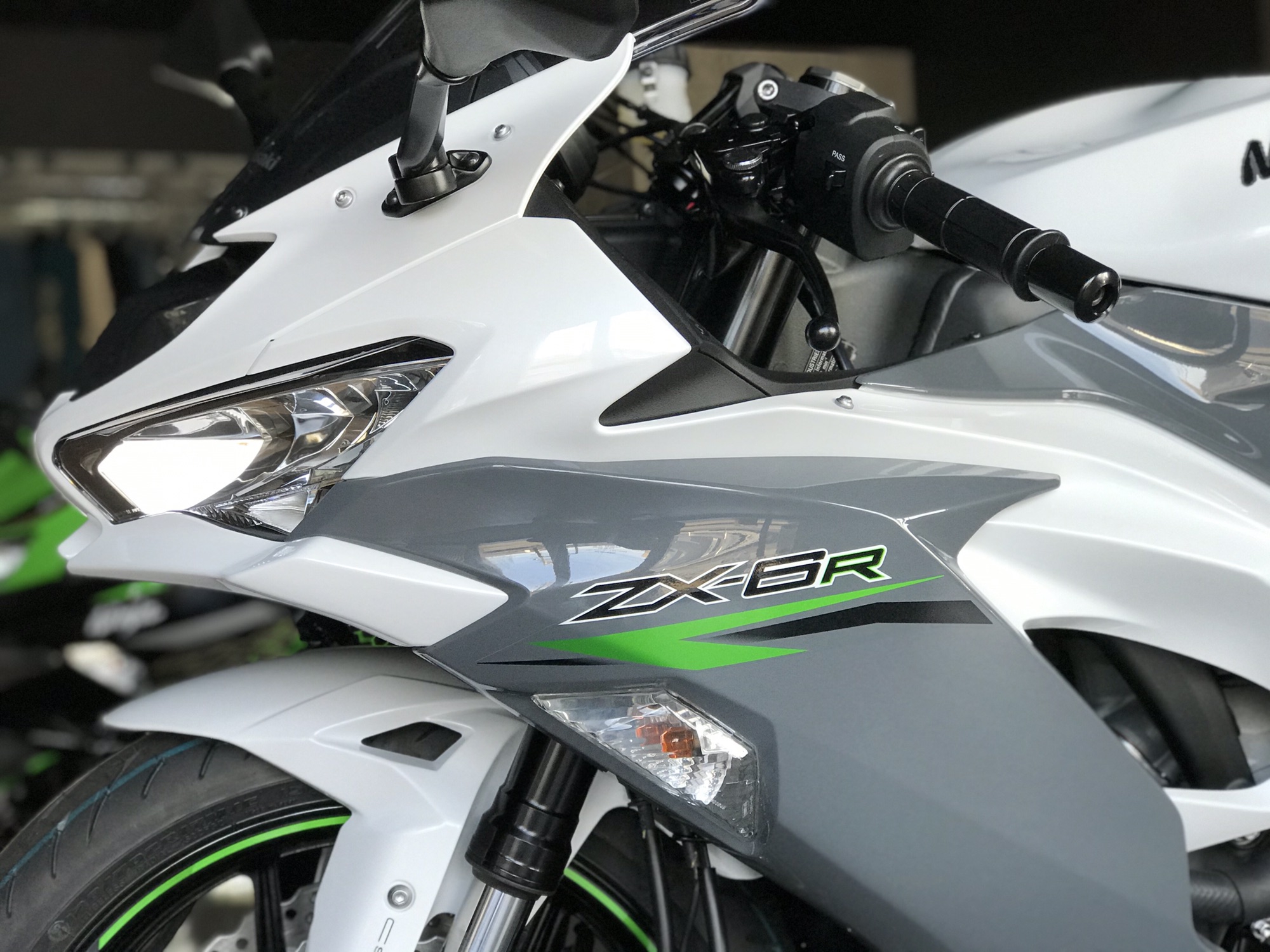 ZX-6Rが進化して、みんなの笑顔がステキ﻿ | バイクライフをもっと楽しく!