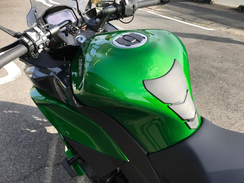 特価品コーナー☆ バイク用品<br>KAWASAKI カワサキ 純正パーツ 純正部品<br>タンク フユ-エル  <br>51004-0002<br>取寄品