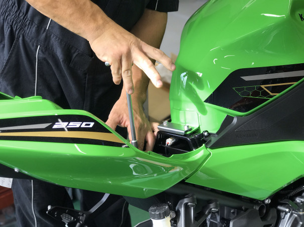 バッテリーはキーがoffでも電源が流れています ということは バイクライフをもっと楽しく