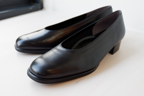 黒パンプス仕事用 広島で唯一の大きいサイズの靴専門店 婦人用 Shoe Maison 黒パンプス仕事用 広島で唯一の大きいサイズの靴専門店 婦人用 Shoe Maison