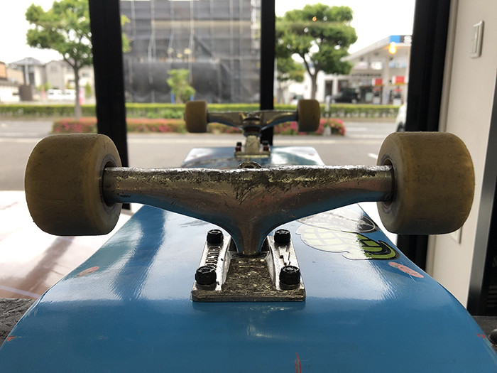 8040円 人気特価激安 STEREO サンダー トラック スケートボード