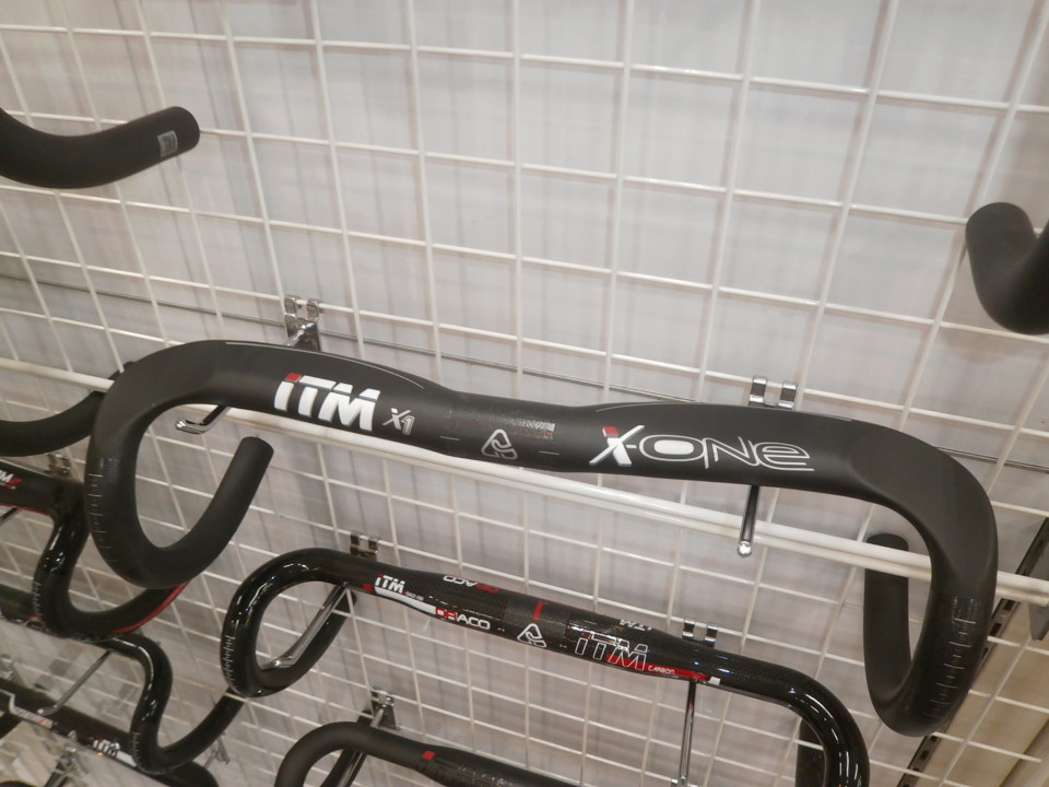 X-ONE カーボンハンドルバー。 | スポーツサイクル イシノ