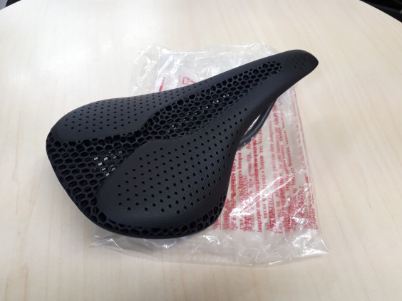 3D AEROFLOW カーボンサドルⅡ | スポーツサイクル イシノ