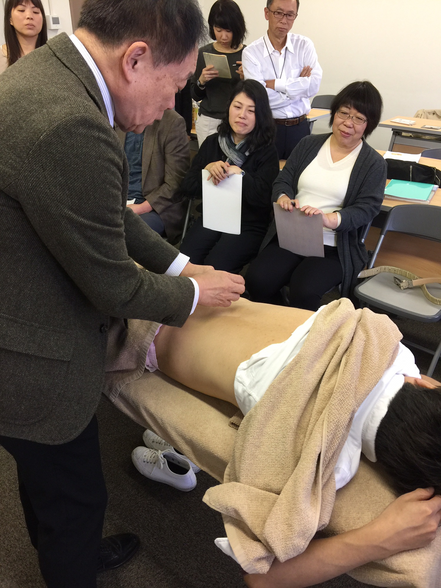 日本鍼灸医学（経絡治療・臨床編)　第五版　発行者：岡田明三　#鍼灸 #経絡 名人たちの経絡治療座談会 (医道の日本アーカイブス1) | 岡田明