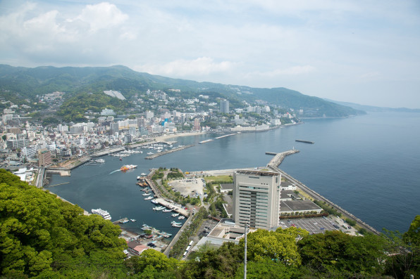 美しい熱海の海岸はハワイのような夜景 写真撮影 上達の近道 フォトレッスン 美しい熱海の海岸はハワイのような夜景 写真撮影 上達の近道 フォトレッスン