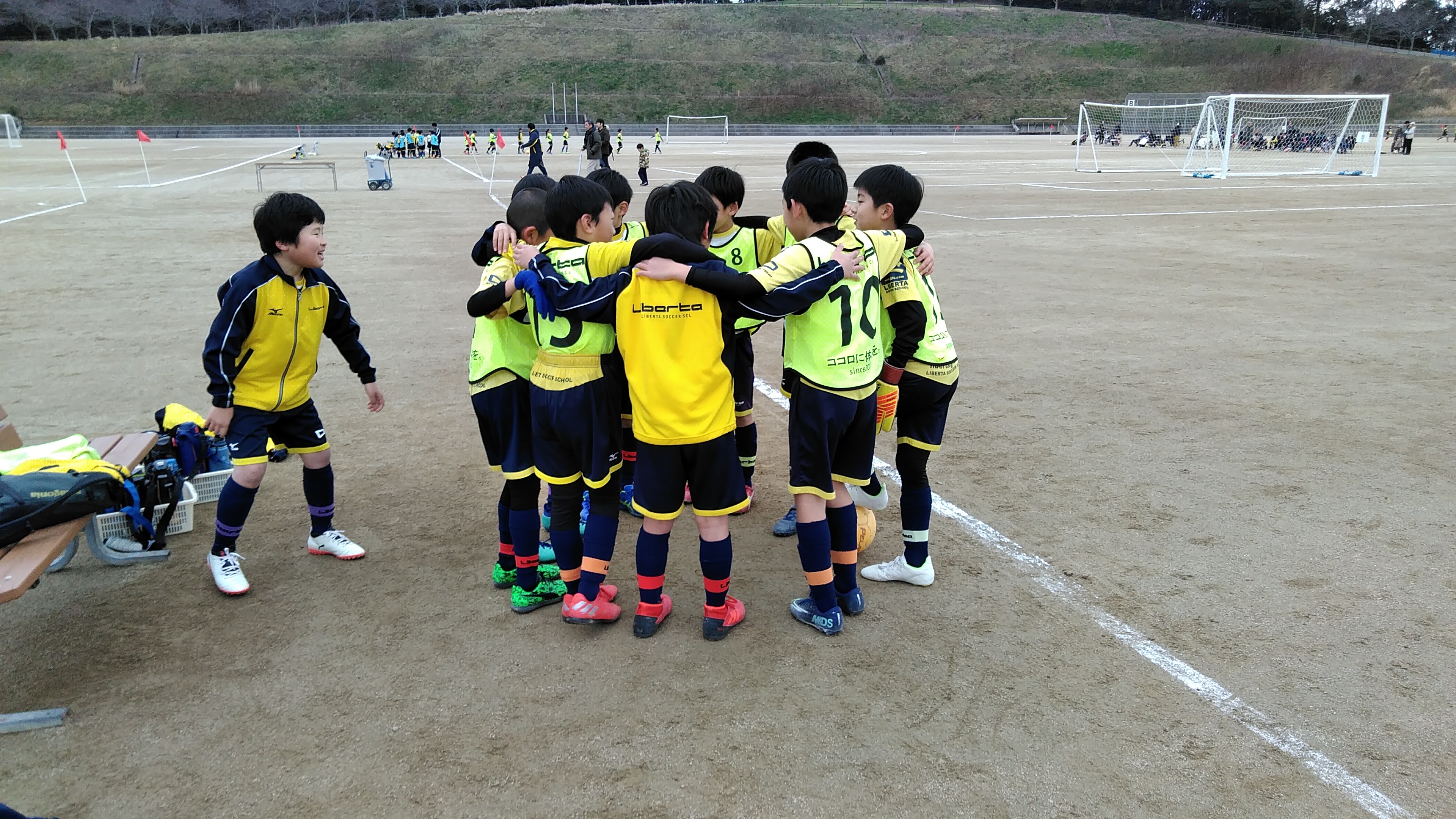 新入荷 リベルタサッカースクール 145cm 160cm 新商品