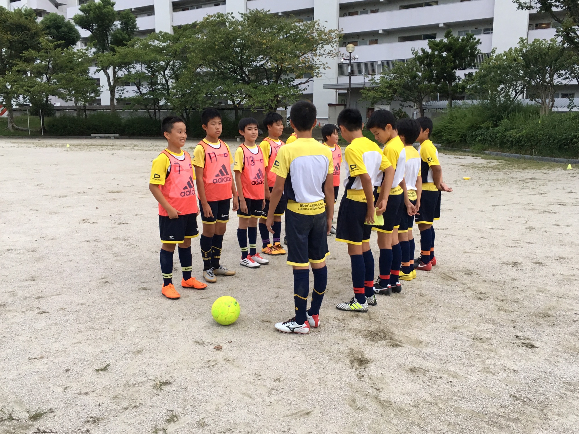 リベルタサッカースクールジャージ上160㎝下150㎝靴下セット - キッズ 