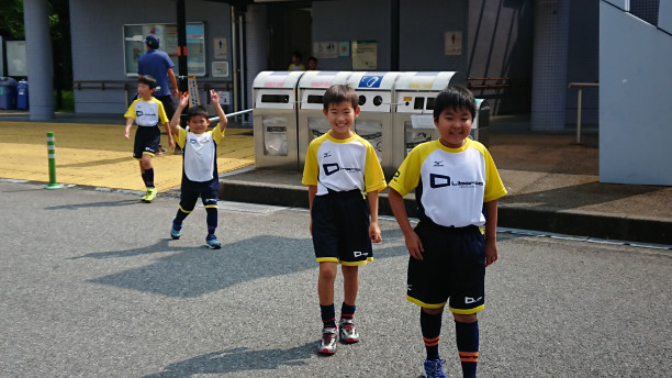 19夏 豊野合宿 トイレ休憩 昼食 リベルタサッカースクール福岡 福岡市中央区 博多区 西区 早良区 城南区 南区 東区 福岡市近郊の園児 小学生 中学生 大人のサッカースクール 19夏 豊野合宿 トイレ休憩 昼食 リベルタサッカースクール福岡 福岡市中央区 博多区 西区 早良区 城南区 南区 東区 福岡市近郊の園児 小学生 中学生 大人のサッカースクール
