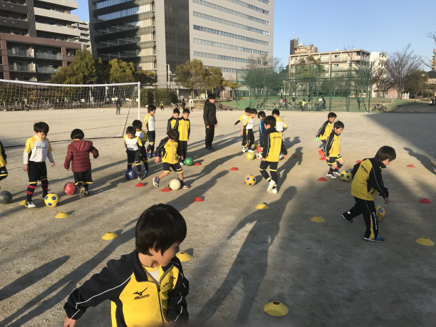 姪浜中央スクール実施です リベルタサッカースクール福岡 福岡市中央 区 博多区 西区 早良区 城南区 南区 東区 福岡市近郊の園児 小学生 中学生 大人のサッカースクール 姪浜中央スクール実施です リベルタサッカースクール福岡 福岡市中央 区 博多区 西区 早良区 城南区 南区 東区 福岡市近郊の園児 小学生 中学生 大人のサッカースクール