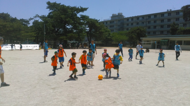 百道小学校 親父の会 リベルタサッカースクール福岡 福岡市中央区 博多区 西区 早良区 城南区 南区 東区 福岡市近郊の園児 小学生 中学生 大人のサッカースクール