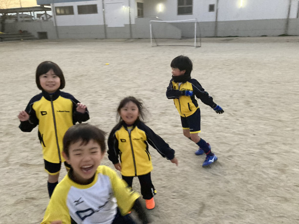 12月3日 木 有安スクール リベルタサッカースクール福岡 福岡市中央区 博多区 西区 早良区 城南区 南区 東区 福岡市近郊の園児 小学生 中学生 大人のサッカースクール