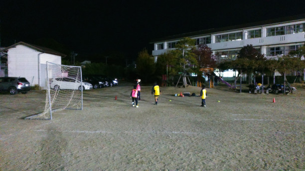 スクール報告 11月日 月 新宮東スクール リベルタサッカースクール福岡 福岡市中央区 博多区 西区 早良区 城南区 南区 東区 福岡市近郊の園児 小学生 中学生 大人のサッカースクール スクール報告 11月日 月 新宮東スクール リベルタサッカースクール福岡 福岡市中央区 博多区 西区 早良区 城南区 南区 東区 福岡市近郊の園児 小学生 中学生 大人のサッカースクール