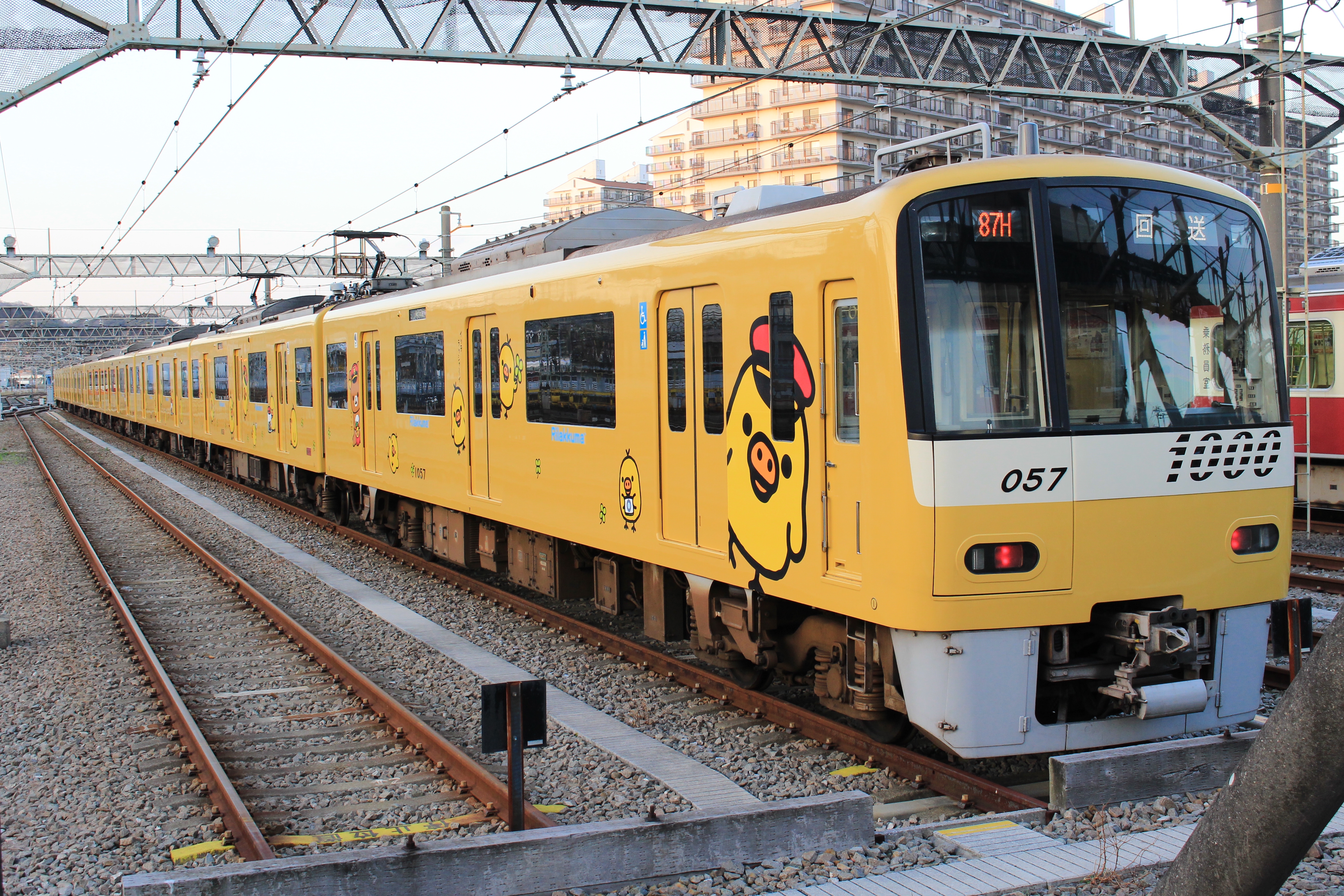 京浜急行電鉄 京急120周年 × リラックマ15周年記念ラッピング車
