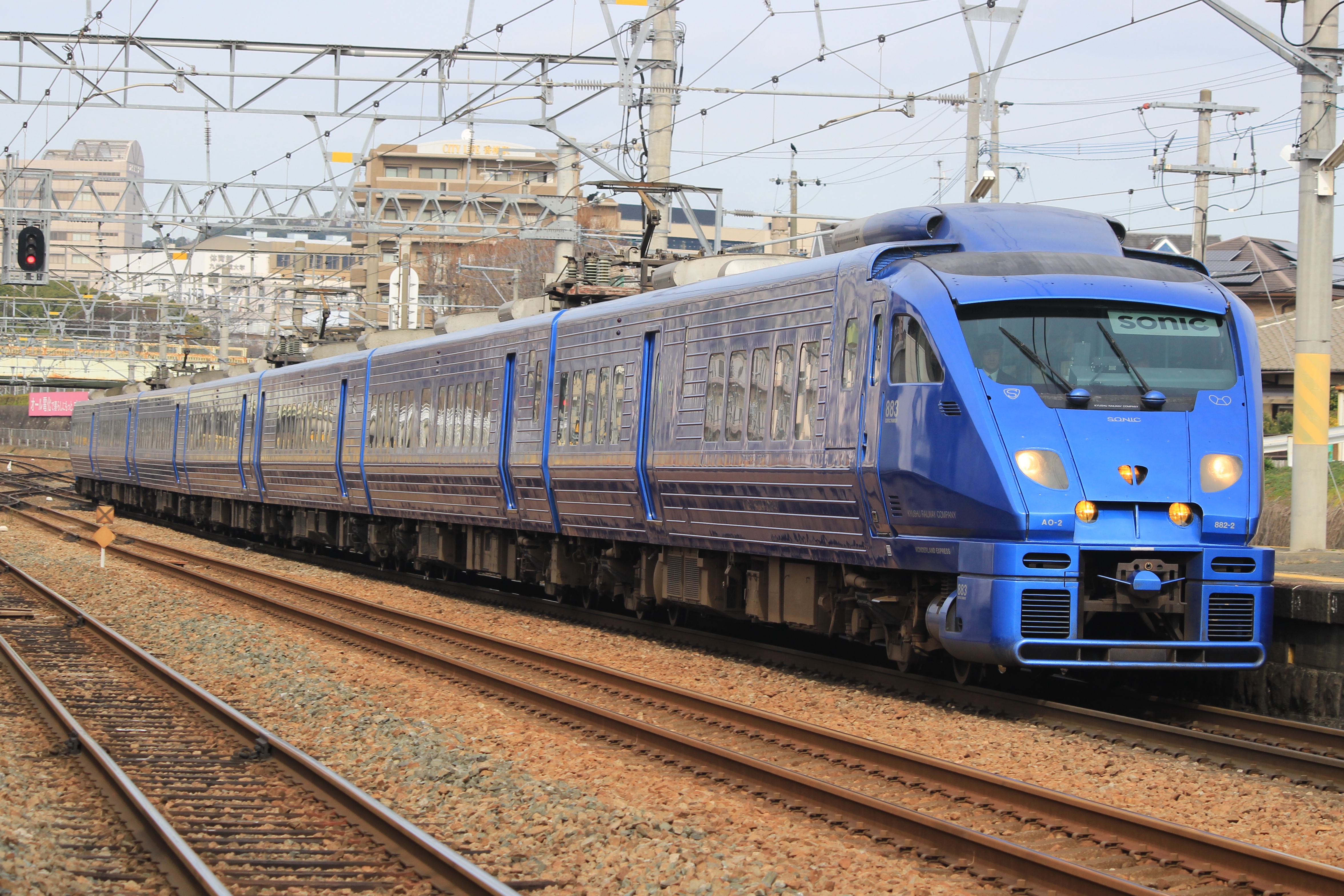 JR九州 883系 ソニック シルバー編成