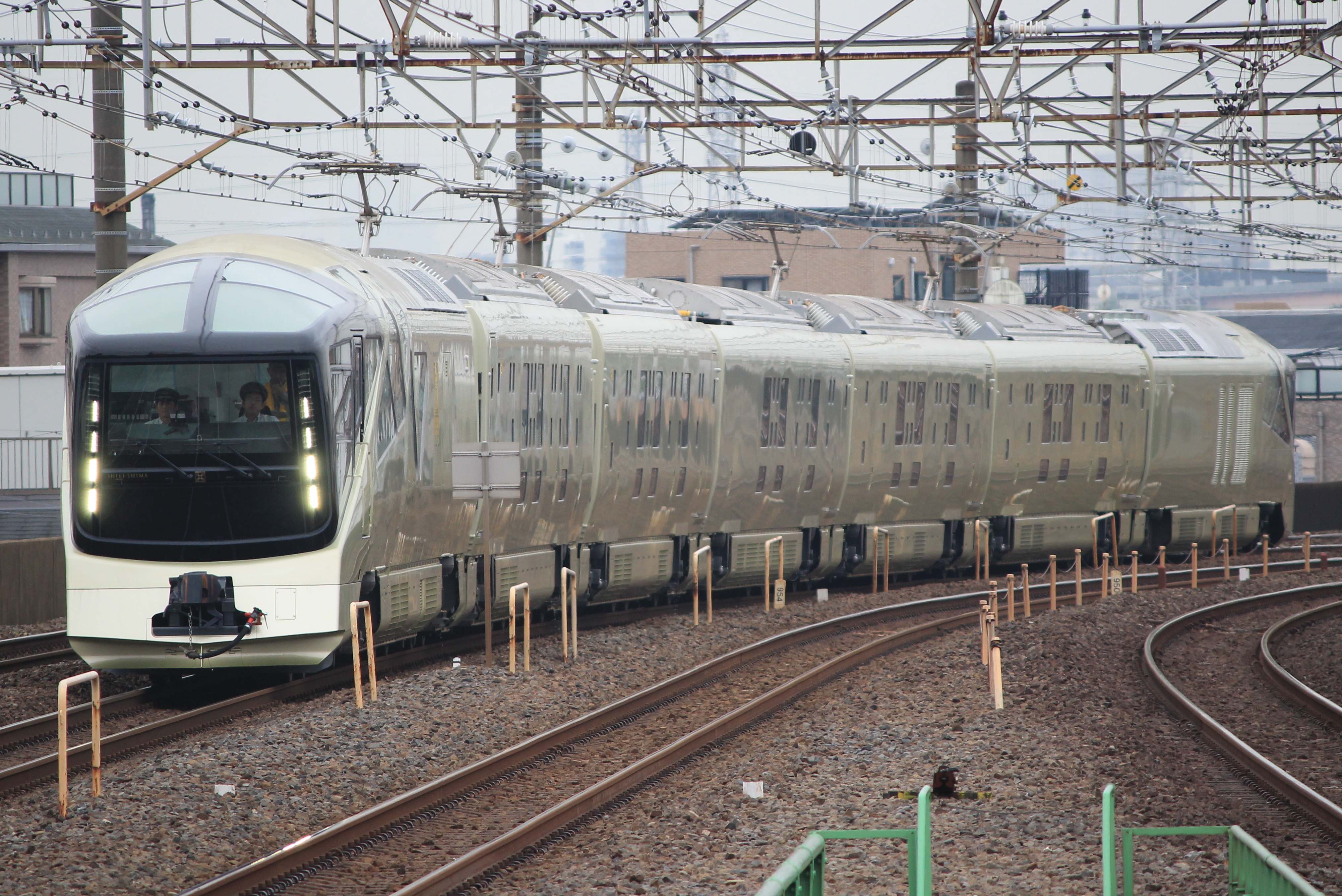 JR東日本 E001系 『TRAIN SUITE 四季島』 編成表 | キイロイトリの
