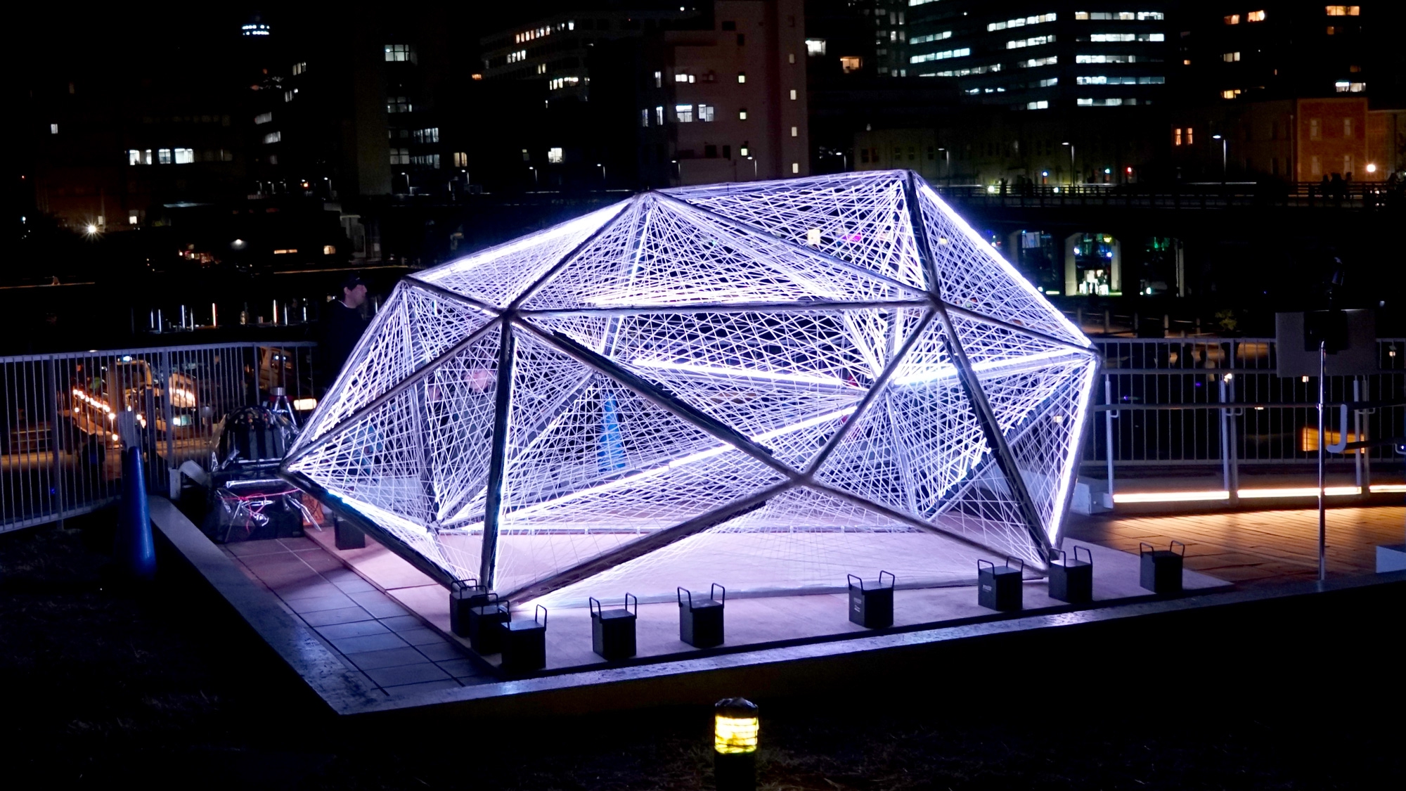 ヒビノ×多摩美術大学が産学連携！スマートイルミネーション横浜で披露