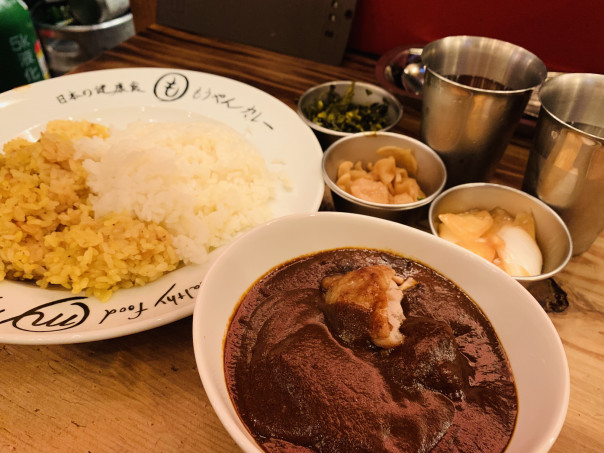 名古屋駅 もうやんカレー名古屋店 で店名と同じメニュー名のもうやんカレーを味わう 名古屋発 街とりっぷマガジン Pon Po ポンポ