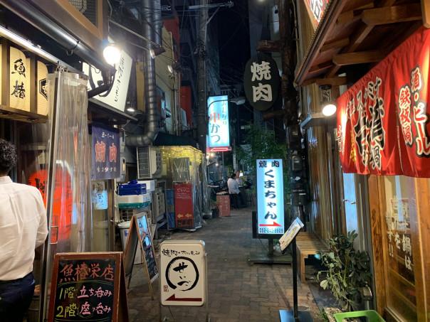 栄 魚椿栄店 でメガ角ハイボールで乾杯しながらトロサーモン刺身とタコの唐揚げを 名古屋発 街とりっぷマガジン Pon Po ポンポ 栄 魚椿栄店 でメガ角ハイボールで乾杯しながらトロサーモン刺身とタコの唐揚げを 名古屋発 街とりっぷマガジン Pon Po ポンポ