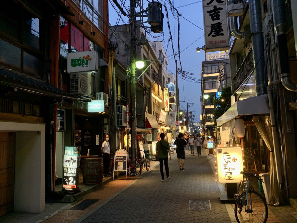 岐阜 玉宮通りにある居酒屋 寅 で大名物の京ねり天も味わう乾杯タイムを 名古屋を中心とした街とりっぷマガジン Pon Po ポンポ