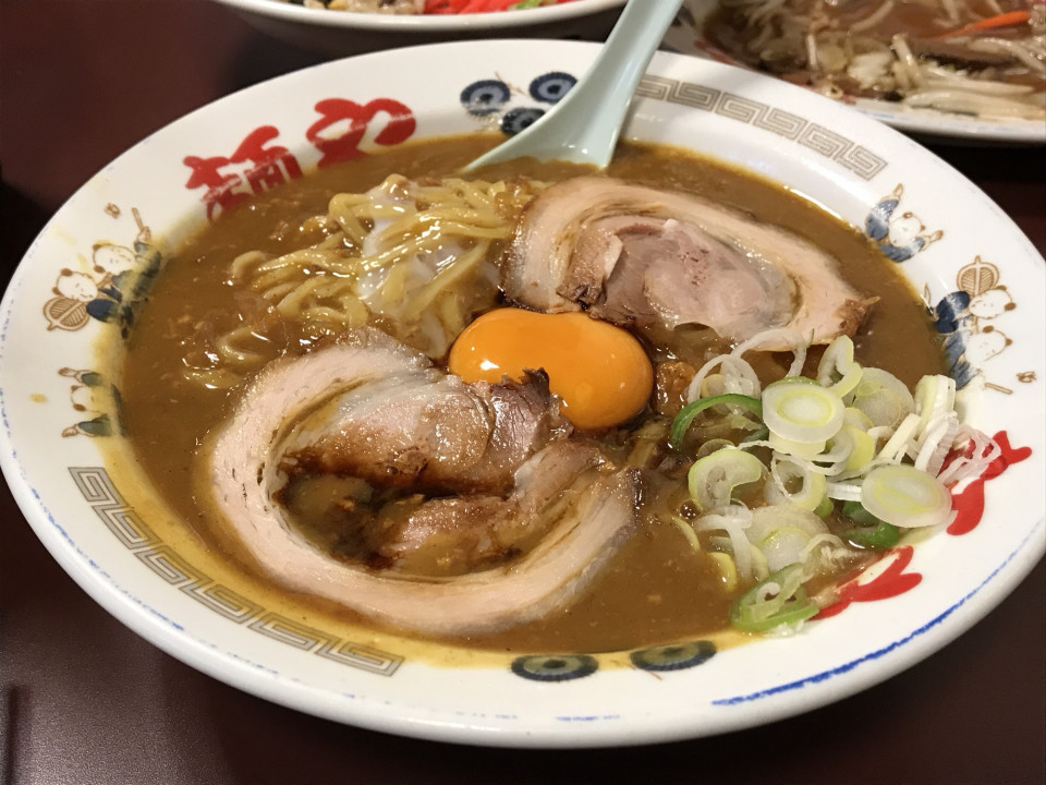 栄 朝７時まで営業 カツカレーラーメンが人気のお店 麺や で食べ飲みを 名古屋発 街とりっぷマガジン Pon Po ポンポ