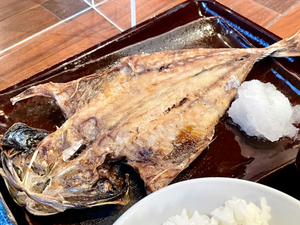 栄 極上こだわり干物の定食 本町ひもの食堂 で干物の王道となるあじ開き定食を 名古屋発 街とりっぷマガジン Pon Po ポンポ