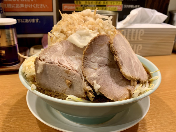 名古屋駅 久々の 麺屋まんてん でまんてんラーメン麺３００ｇ肉ｗの野菜 にんにくまし 脂マシマシを 名古屋 発 街とりっぷマガジン Pon Po ポンポ