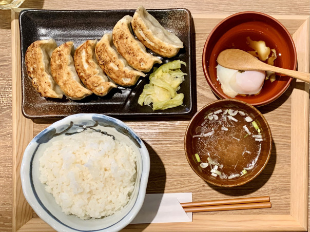 千種駅 肉汁餃子のダンダダン千種店 のランチメニューで肉汁焼餃子定食を 名古屋発 街とりっぷマガジン Pon Po ポンポ