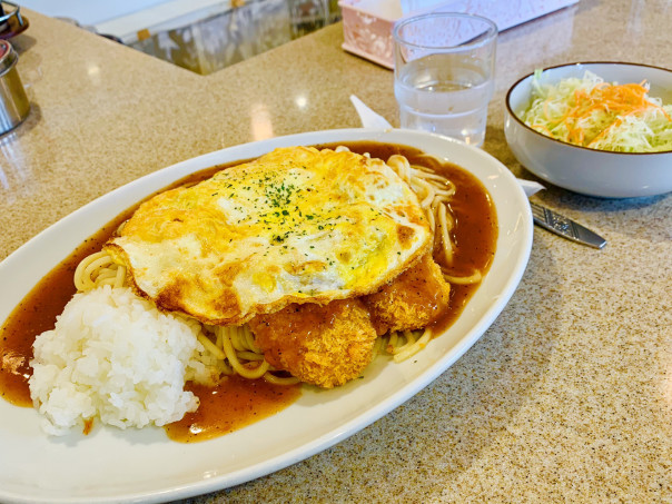 栄 ５５０円に値上がりしても変わらぬコスパ高い美味しさの コモ の日替わりスパゲティ 名古屋発 街とりっぷマガジン Pon Po ポンポ