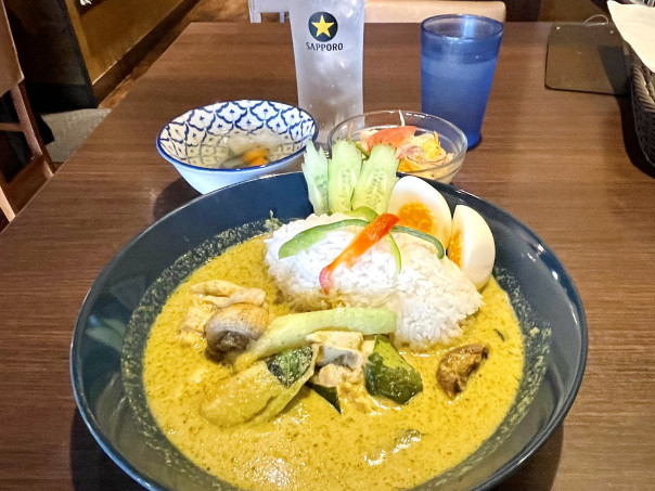 伏見 タイ料理ダイニングバー マイペンライ伏見店 でランチメニューのグリーンカレーを 名古屋発 街とりっぷマガジン Pon Po ポンポ 伏見 タイ料理ダイニングバー マイペンライ伏見店 でランチメニューのグリーンカレーを 名古屋発 街とりっぷマガジン Pon Po ポンポ