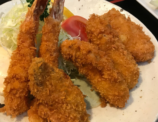 西区 城西 串よし のランチ カキエビフライ定食は９８０円で味わえるんです 名古屋発 街とりっぷマガジン Pon Po ポンポ
