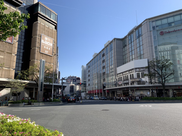 四条河原町 京都 交差点角にある京都の老舗百貨店 京都タカシマヤ 名古屋発 街とりっぷマガジン Pon Po ポンポ