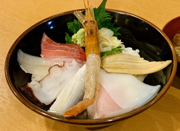 柳橋 魚菜市場いごご家 の１番人気ランチメニュー ５００円で味わえる海鮮丼を 名古屋発 街とりっぷマガジン Pon Po ポンポ