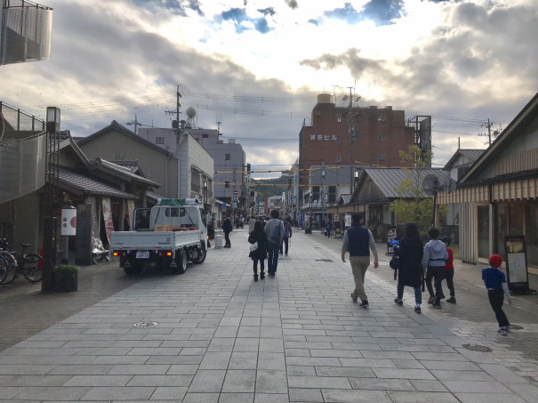 伊勢市 駅から伊勢神宮外宮へと繋がる 外宮参道 の歩きとりっぷを 名古屋を中心とした街とりっぷマガジン Pon Po ポンポ