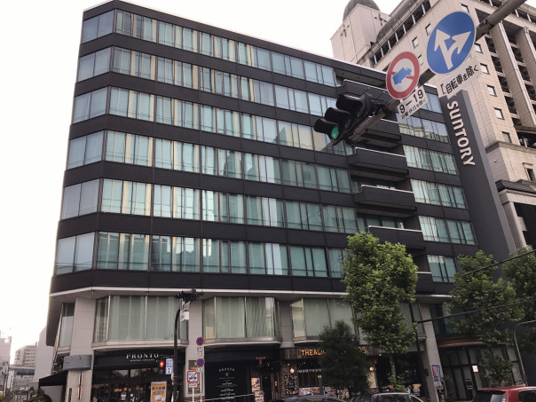 堂島 大阪 サントリービル サントリー の本社オフィスがこのビルの中に 名古屋発 街とりっぷマガジン Pon Po ポンポ