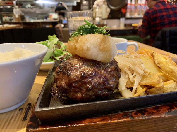 名古屋駅 ニクバルダカラ のランチメニューの 黒毛牛和風おろしハンバーグ を味わう 名古屋 を中心とした街とりっぷマガジン Pon Po ポンポ