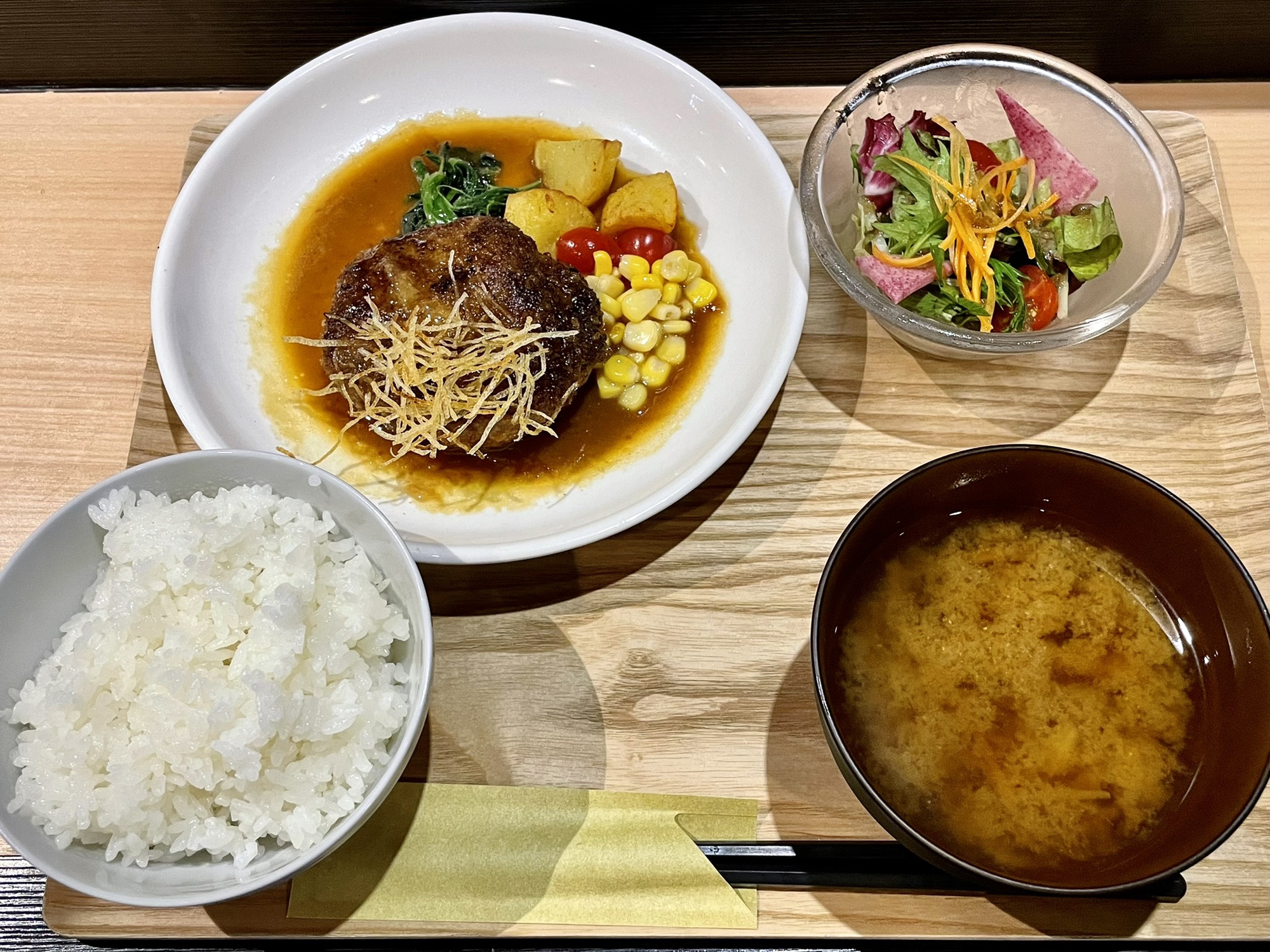 平針】お昼のランチタイムに「ハンバーグ家Shigezo」でお店1番の自慢