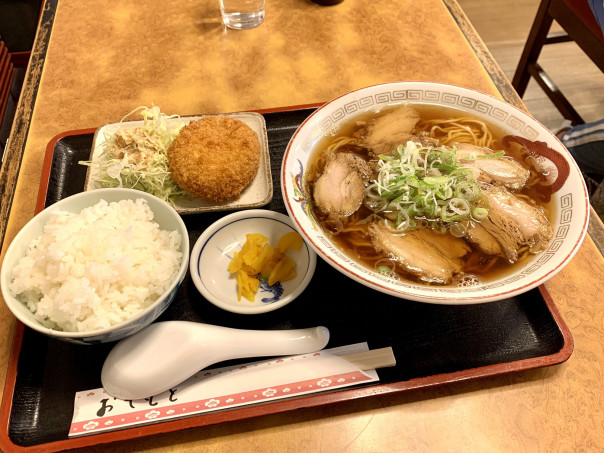 大須 明治初期創業の超老舗食堂 互楽亭 でチャーシュー麺定食を 名古屋発 街とりっぷマガジン Pon Po ポンポ 大須 明治初期創業の超老舗食堂 互楽亭 でチャーシュー麺定食を 名古屋発 街とりっぷマガジン Pon Po ポンポ