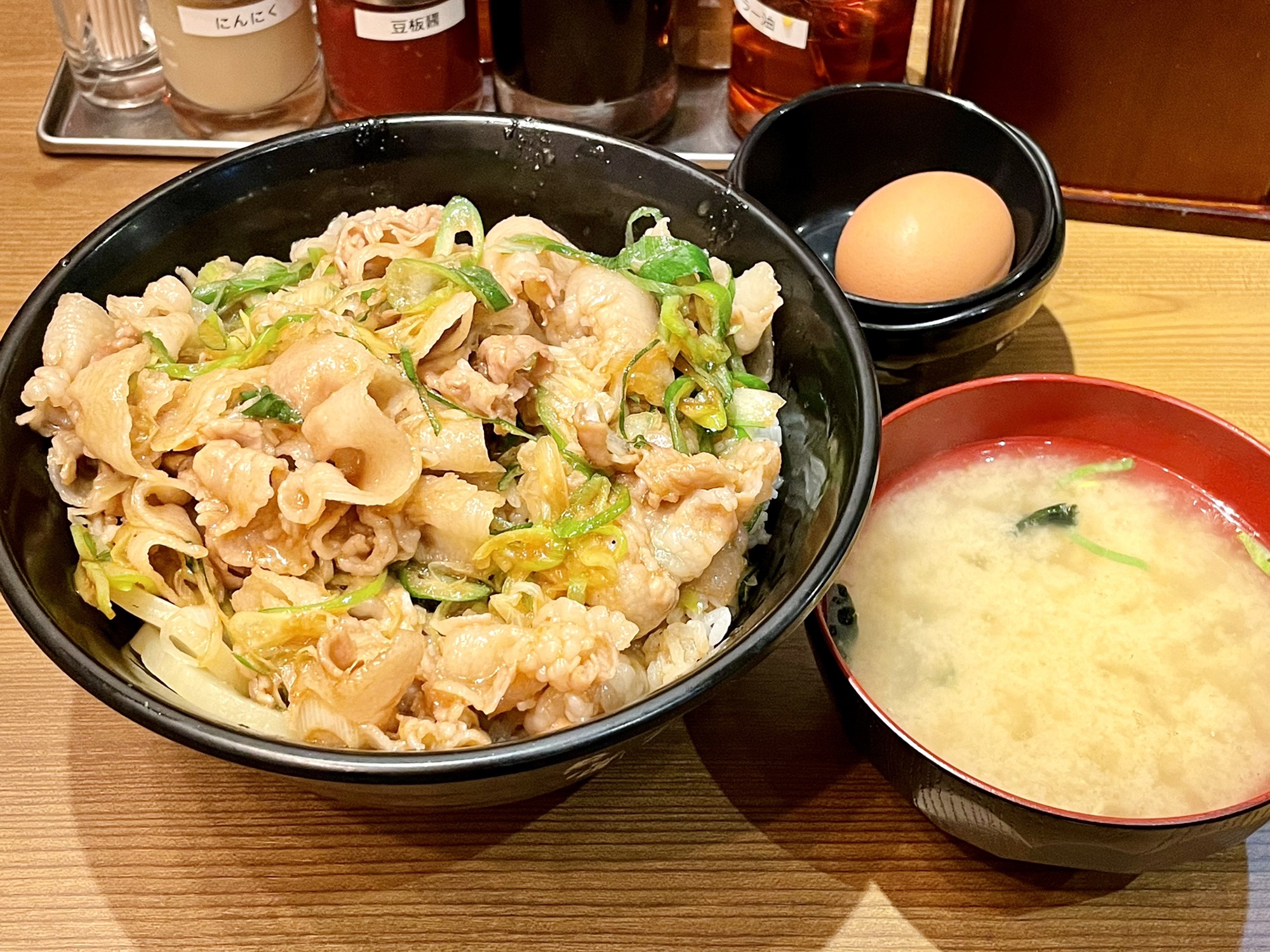 栄 肉丼専門 伝説のすた丼屋名古屋栄店 ですた丼肉増しを 名古屋発 街とりっぷマガジン Pon Po ポンポ