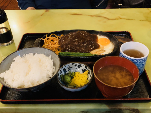 北区稚児宮 町のオアシス 喫茶店 長喜 でハンバーグ定食を 名古屋発 街とりっぷマガジン Pon Po ポンポ