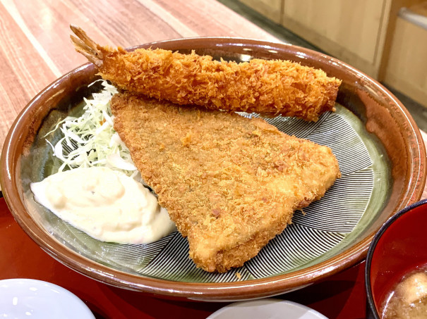 赤池 下の一色プライムツリー赤池店 でエビフライとアジフライによる日替わり定食を 名古屋を中心とした街とりっぷマガジン Pon Po ポンポ