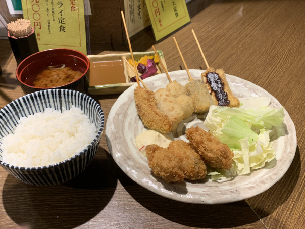 名古屋駅 ユニモール内の串揚げ店 味串 で牡蠣フライミックス定食を 名古屋発 街とりっぷマガジン Pon Po ポンポ