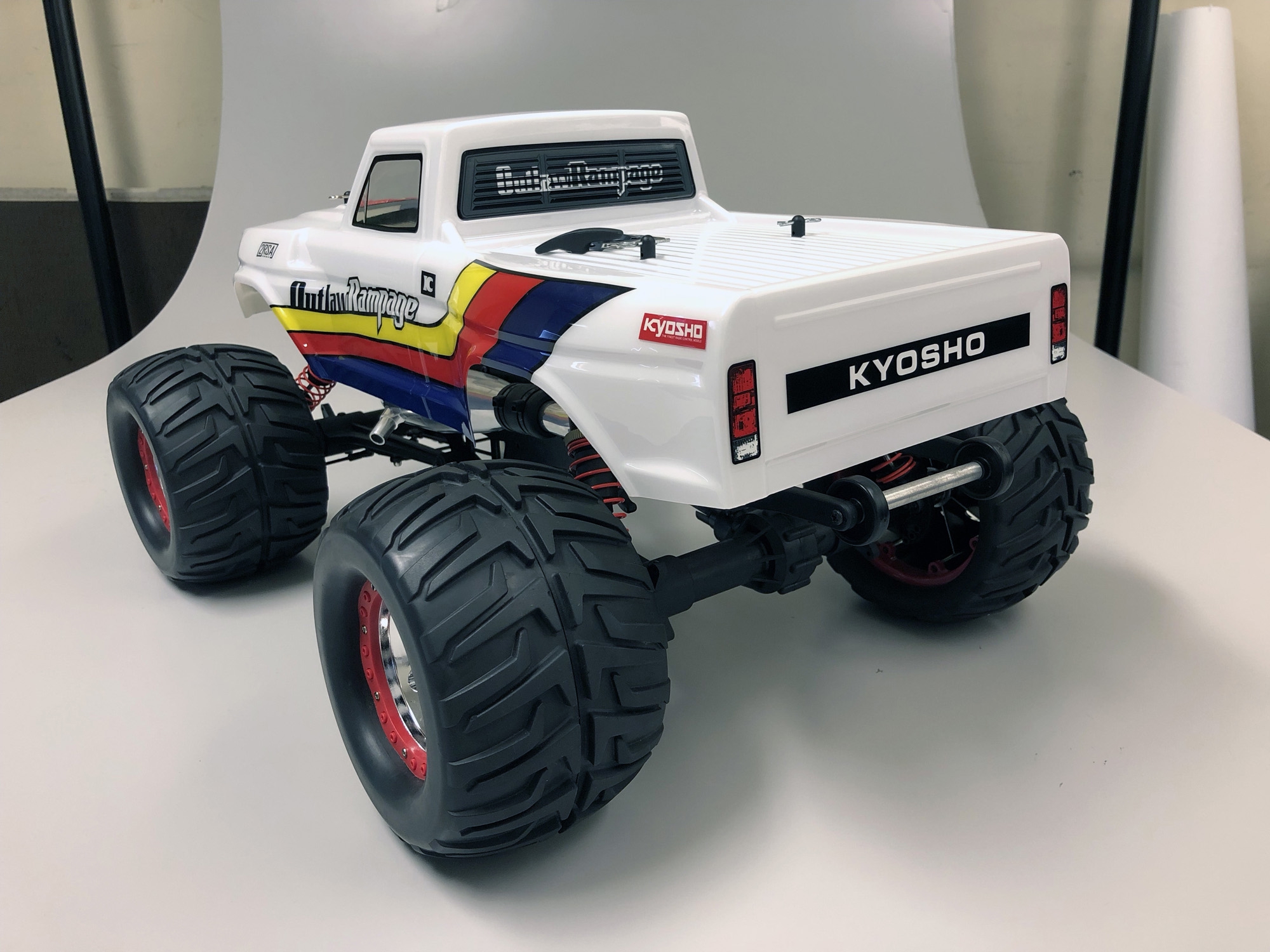 京商 KYOSHO マッドフォース クルーザー 1 8 出群